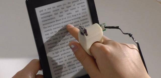 mit-che-tao-ngon-tay-doc-sach-gianh-cho-nguoi-khiem-thi-2.jpg